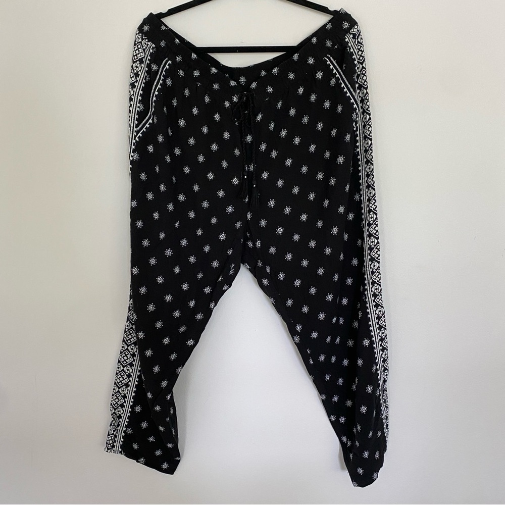 Old Navy Black and White Patterned Pants - Picture 2 of 5